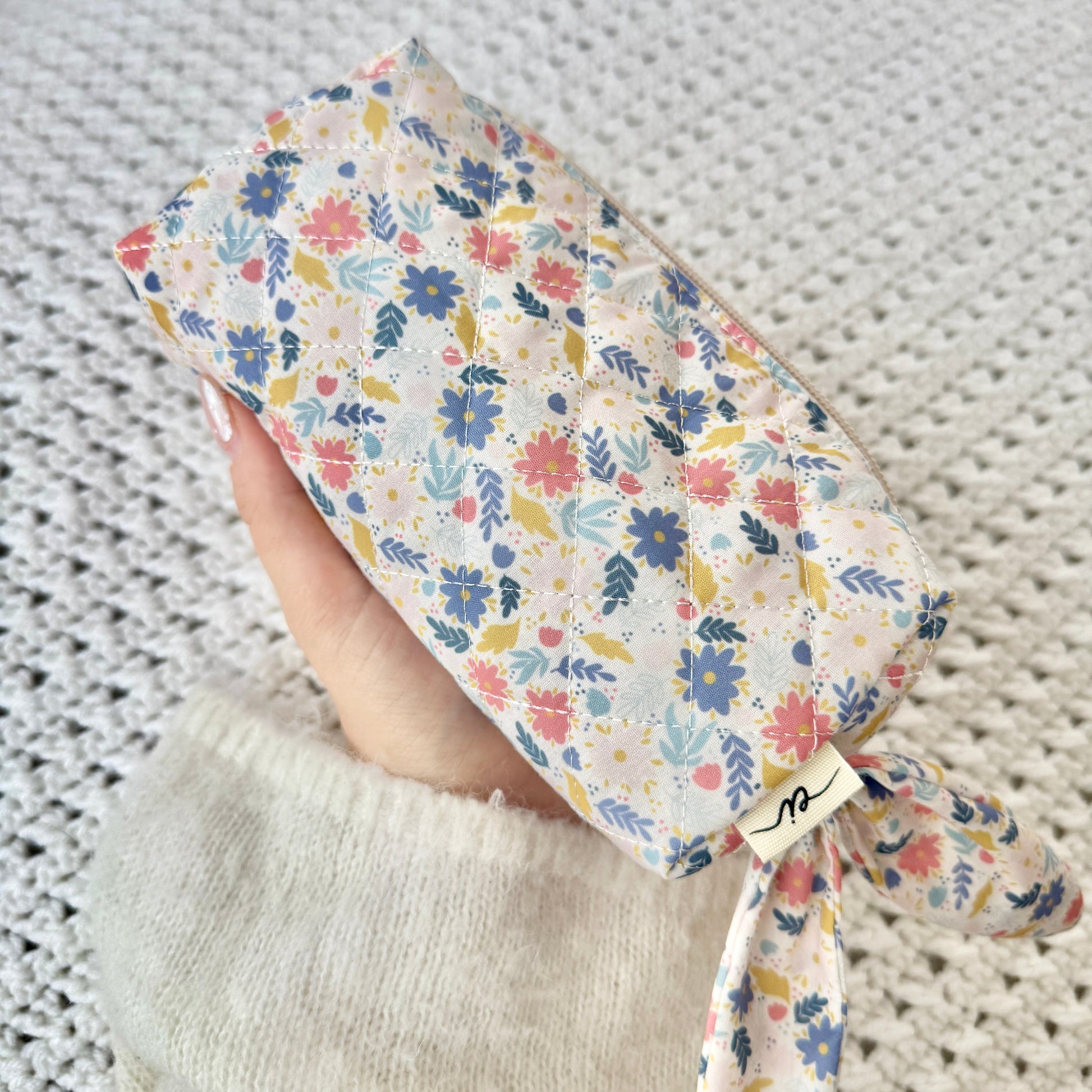 Trousse (fleurs colorées)