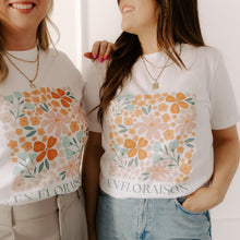 Charger l&#39;image dans la galerie, T-shirt « En floraison
