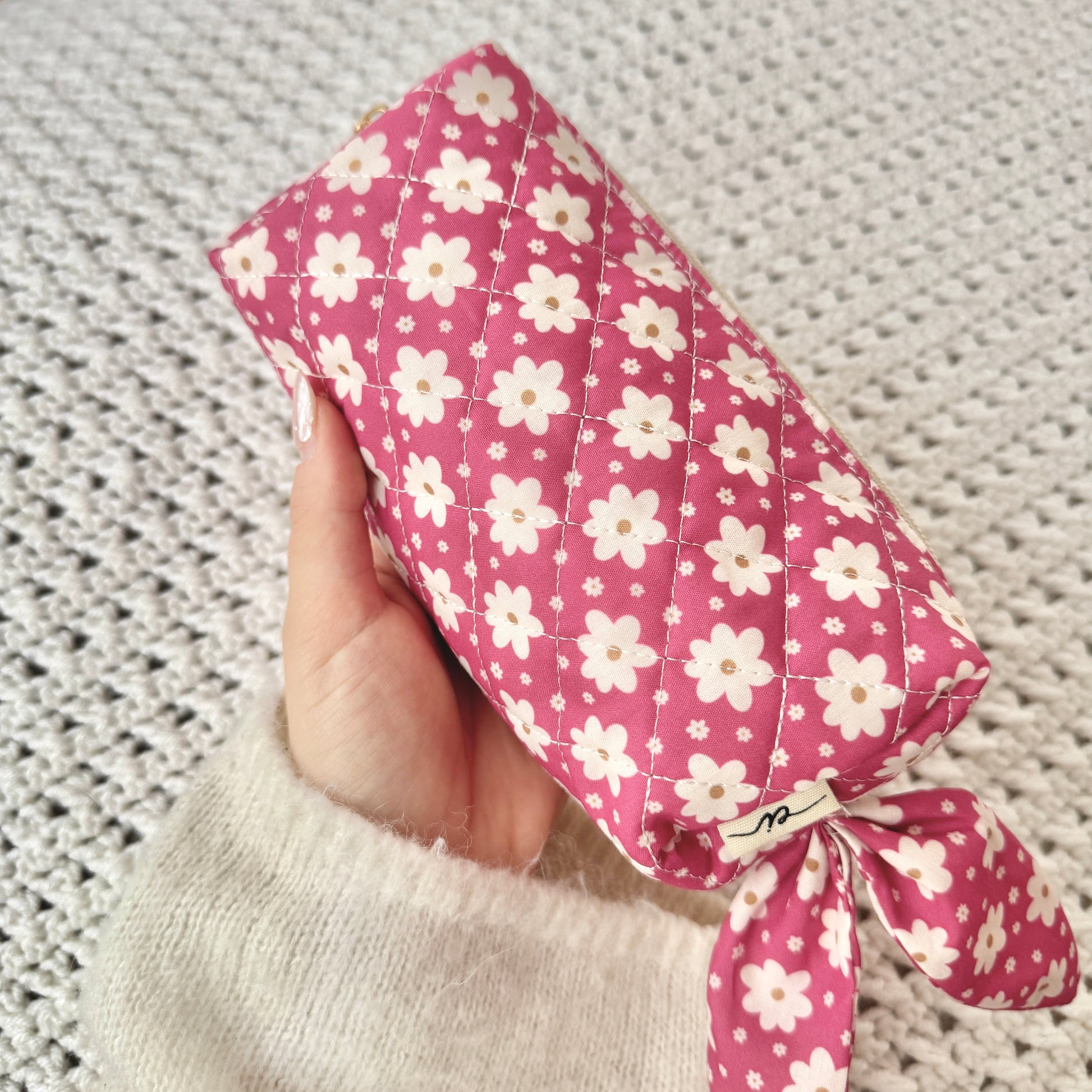 Trousse (marguerites fuchsias)