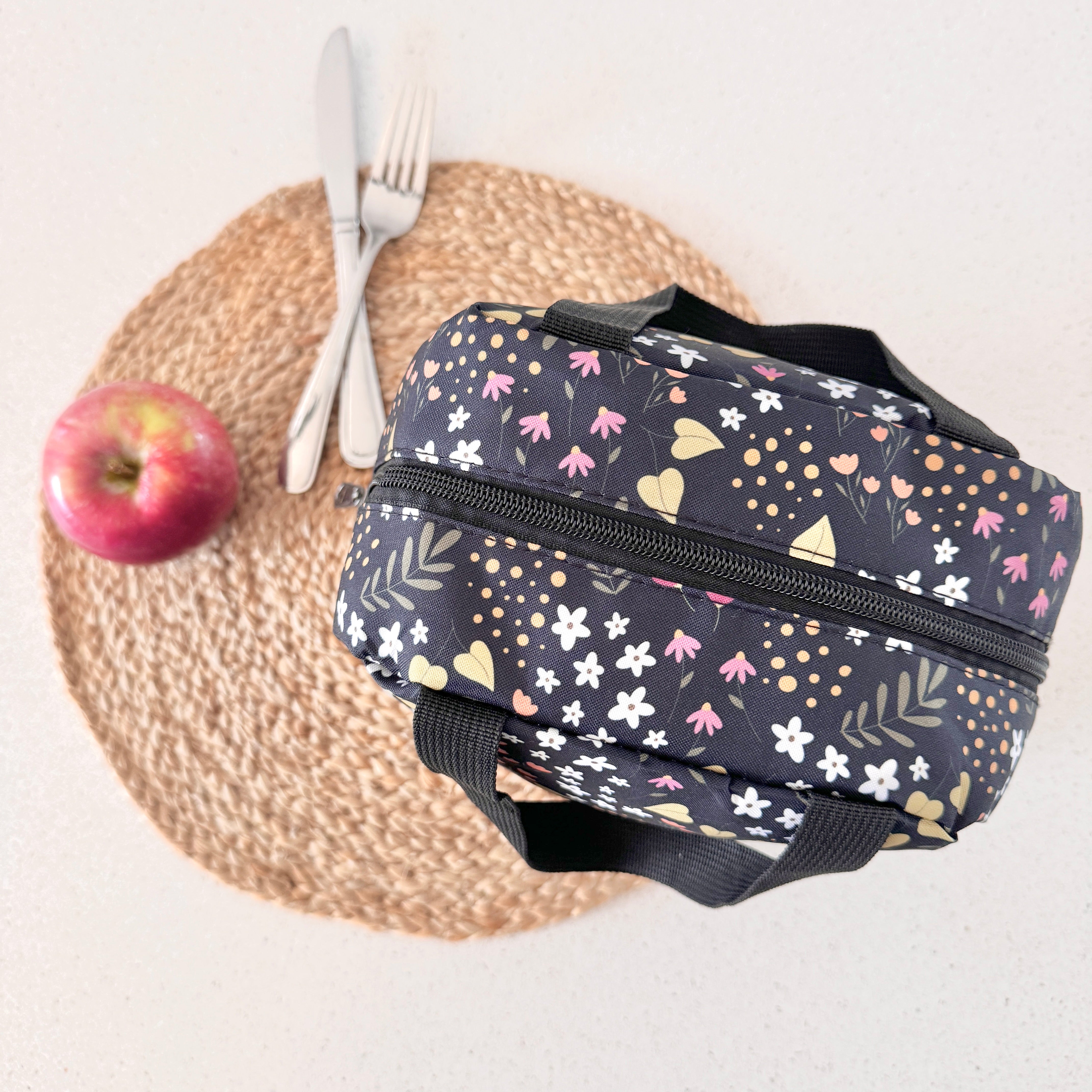 Image of Boîte à lunch (noire fleurie)